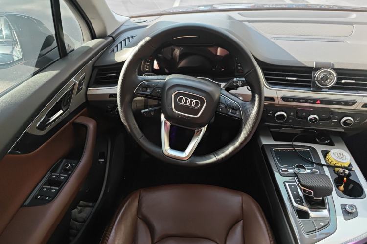 Used Audi Q7  Steering Wheel