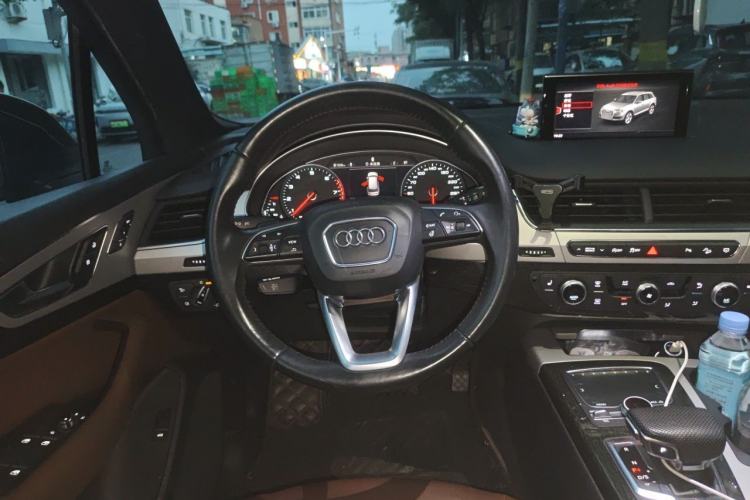 Used Audi Q7  Steering Wheel