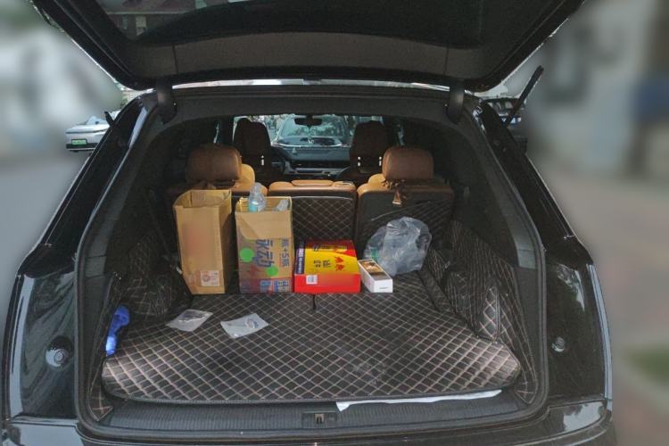 Used Audi Q7  Trunk