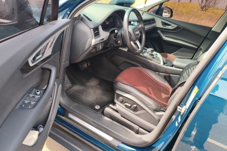 Used Audi Q7  Driver Seat