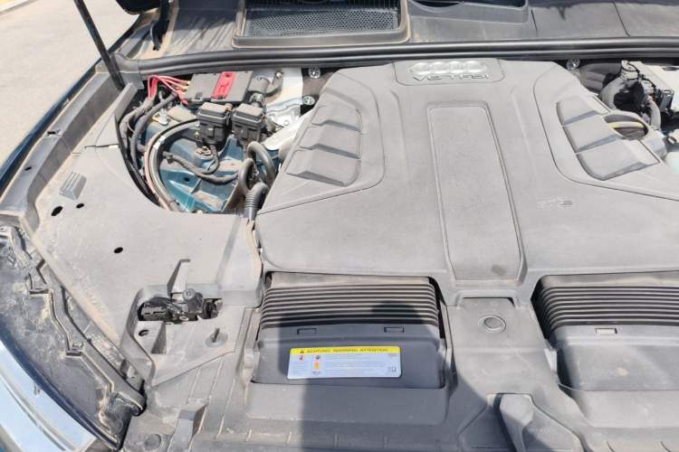 Used Audi Q7  Engine Bay Right
