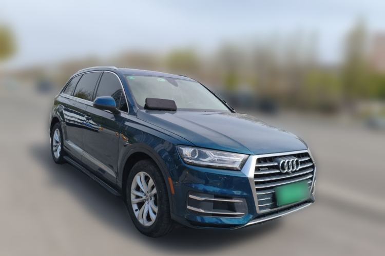 Used Audi Q7  Front Right 45 Deg