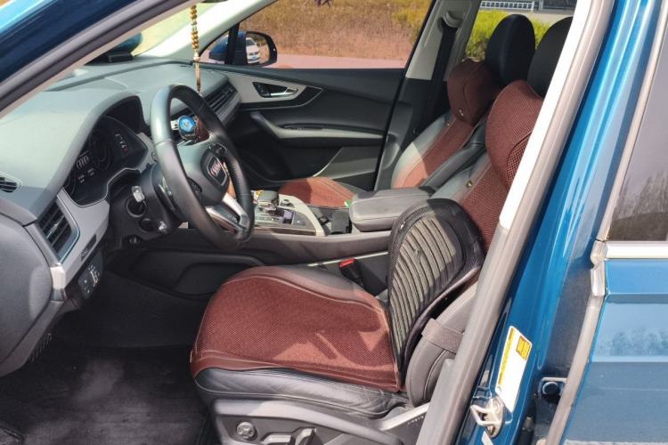 Used Audi Q7  Left Front Seat