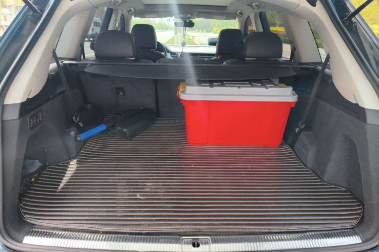 Used Audi Q7  Trunk