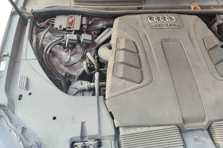 Used Audi Q7  Engine Bay Right