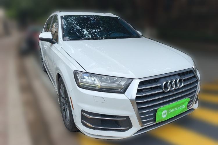 Used Audi Q7  Front Right 45 Deg