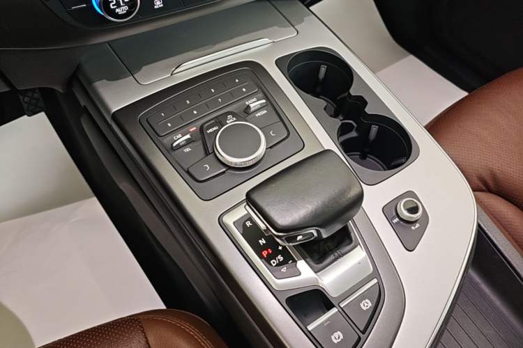 Used Audi Q7 2017 2.0 TFSI 5-seater U.S. specification Gear Lever