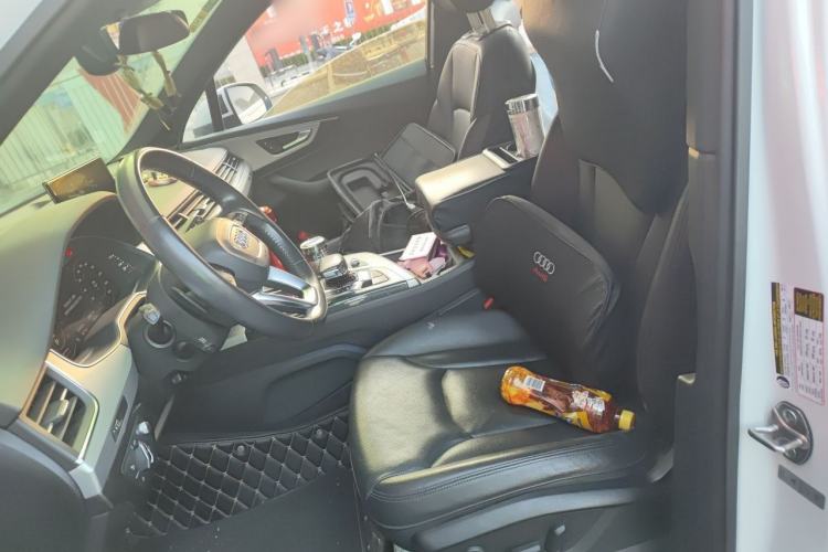 Used Audi Q7  Left Front Seat