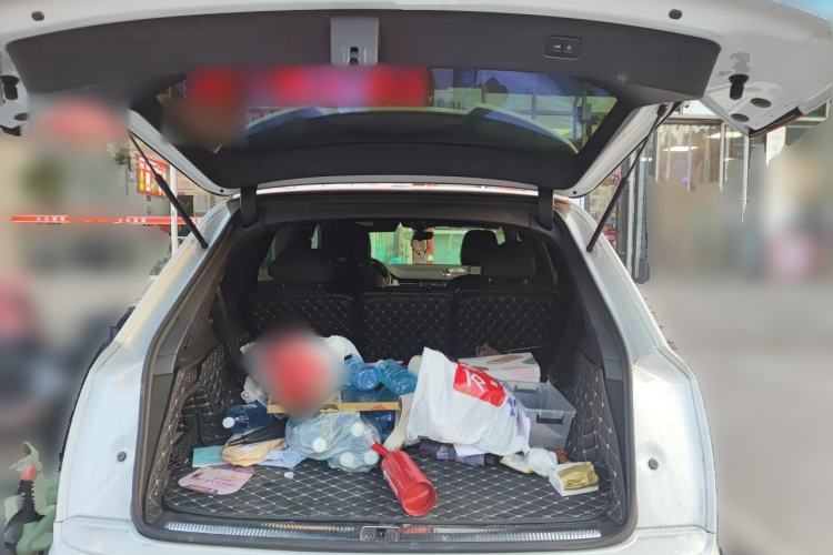 Used Audi Q7  Trunk