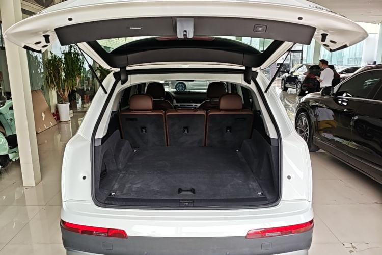 Used Audi Q7 2017 2.0 TFSI 5-seater U.S. specification Trunk