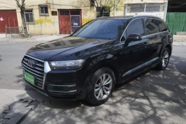 Used Audi Q7 2018 40 TFSI Comfort Model