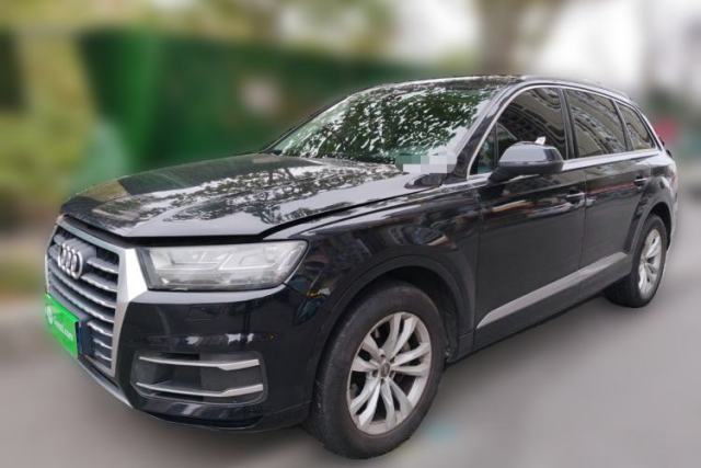 Used Audi Q7 2018 40 TFSI Comfort Model