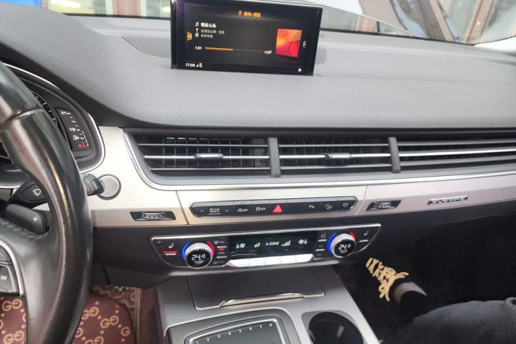 Used Audi Q7  Audio And AC Panel