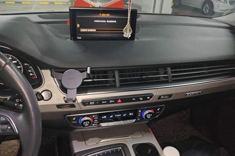 Used Audi Q7 2018 45 TFSI Technology Edition Audio And AC Panel