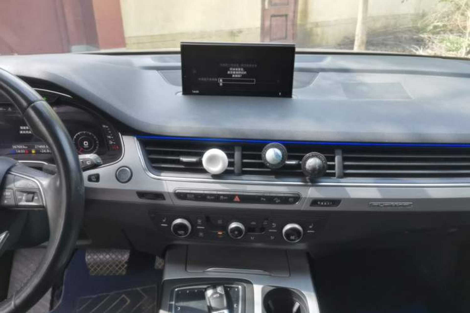 Used Audi Q7 2018 40 TFSI Comfort Model Audio And AC Panel