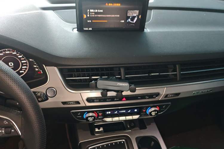 Used Audi Q7 2018 40 TFSI Comfort Model Audio And AC Panel