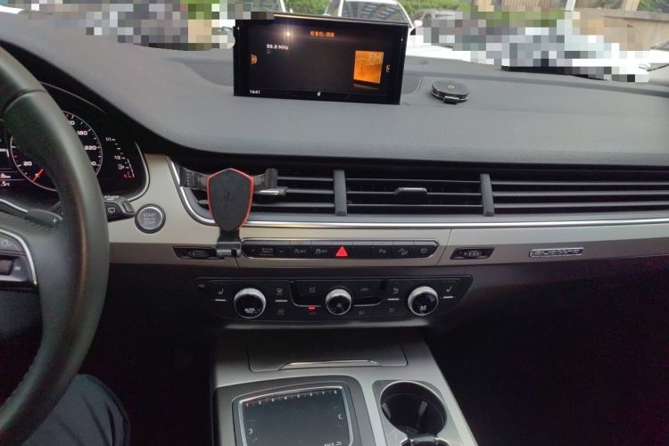 Used Audi Q7 2018 45 TFSI Technology Edition Audio And AC Panel