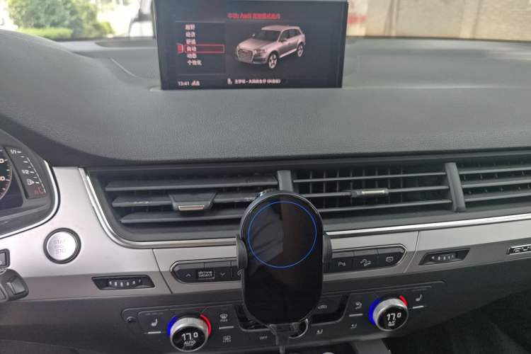 Used Audi Q7 2018 45 TFSI Technology Edition Audio And AC Panel