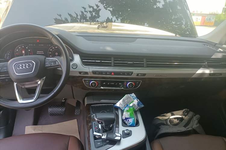 Used Audi Q7 2018 45 TFSI Technology Edition Audio And AC Panel