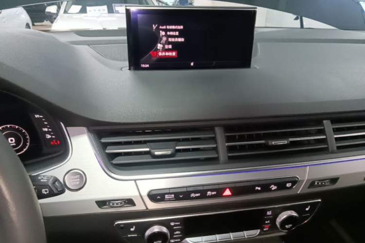 Used Audi Q7 2018 40 TFSI S line Sport Edition Audio And AC Panel