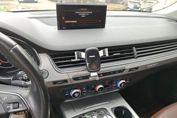 Used Audi Q7 2018 45 TFSI Technology Edition Audio And AC Panel