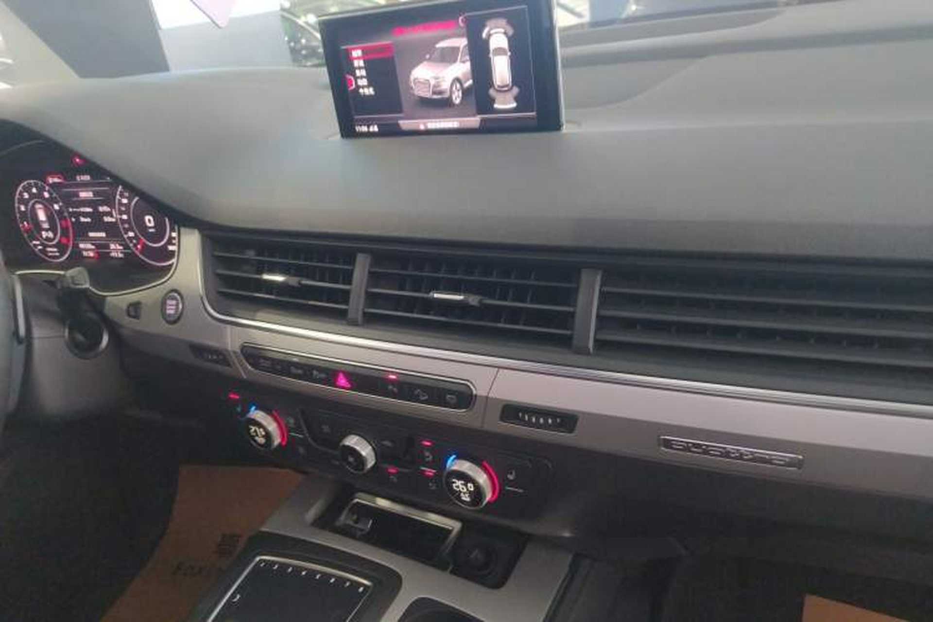 Used Audi Q7 2018 40 TFSI Comfort Model Audio And AC Panel