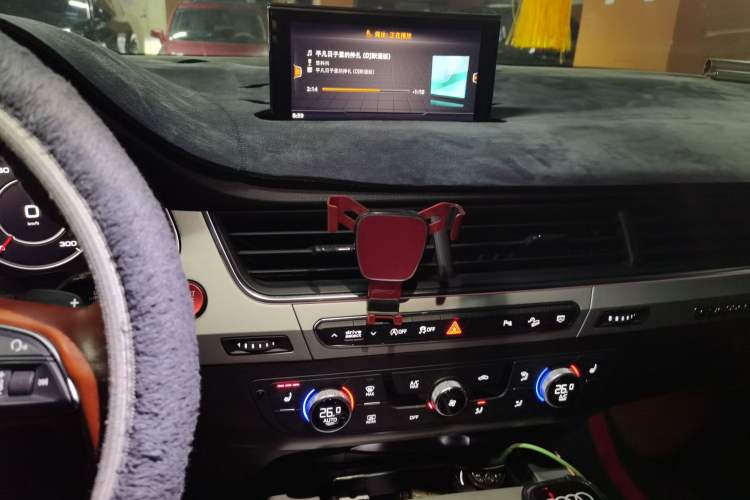 Used Audi Q7 2018 45 TFSI Technology Edition Audio And AC Panel