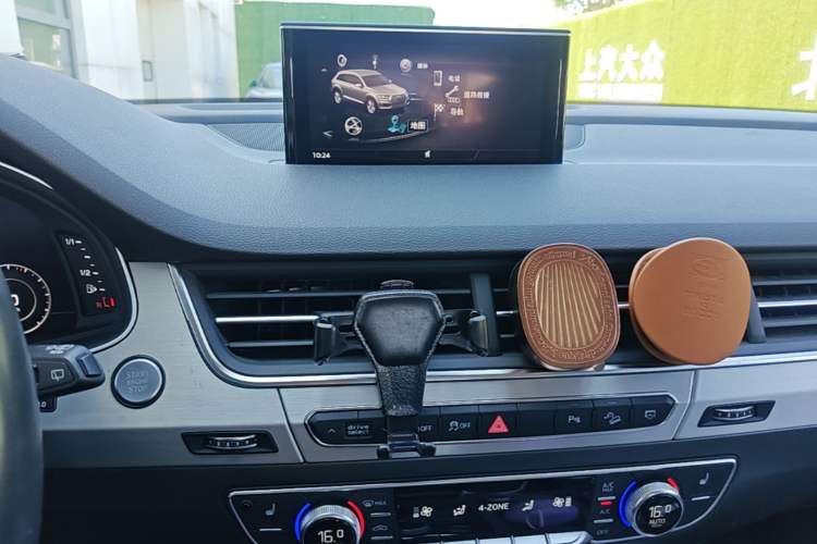 Used Audi Q7 2018 40 TFSI Comfort Model Audio And AC Panel