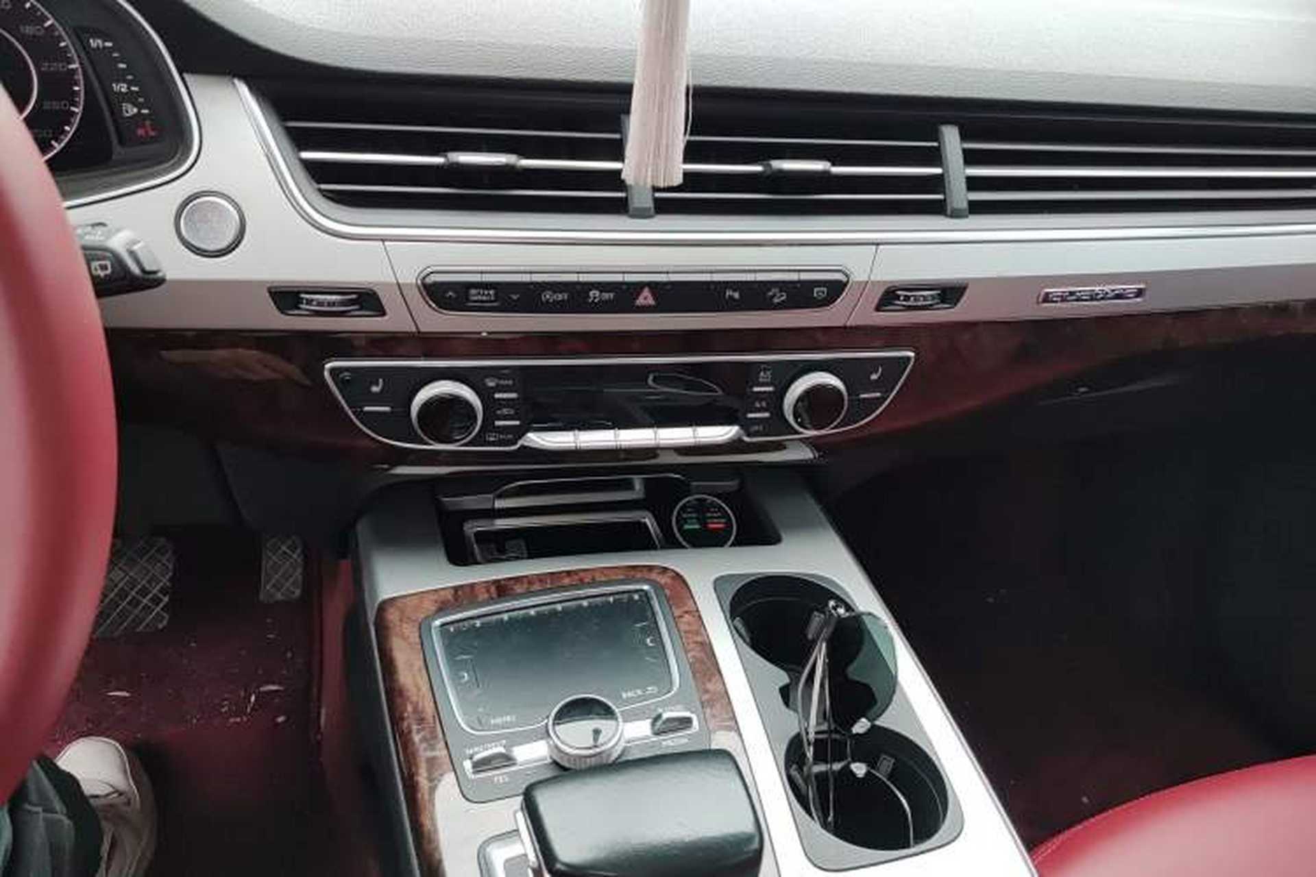 Used Audi Q7 2018 45 TFSI Technology Edition Audio And AC Panel