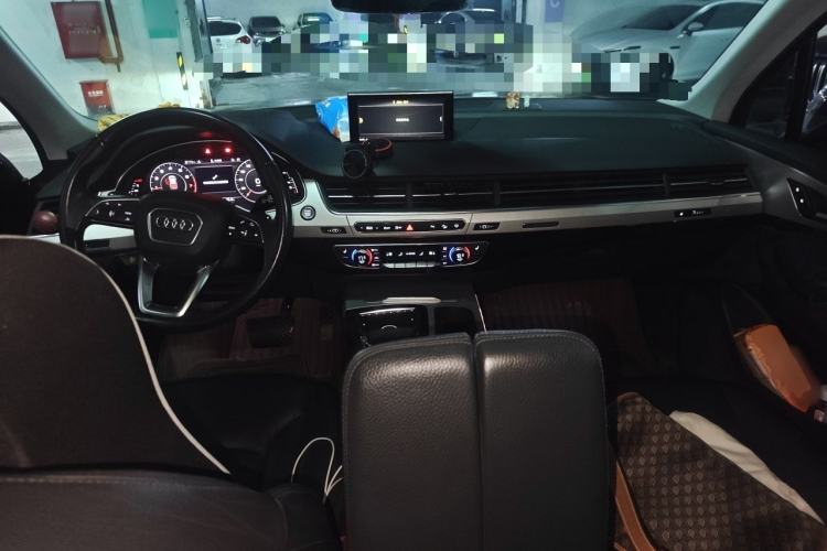 Used Audi Q7 2018 45 TFSI S line Sport Edition Center Console