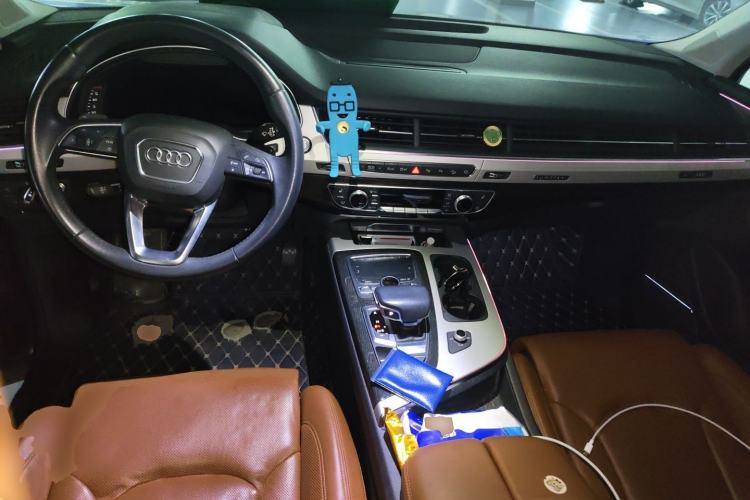 Used Audi Q7 2018 45 TFSI Prestige Edition Center Console