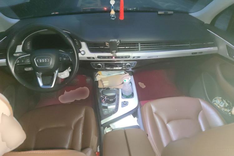 Used Audi Q7 2018 45 TFSI S line Sport Edition Center Console