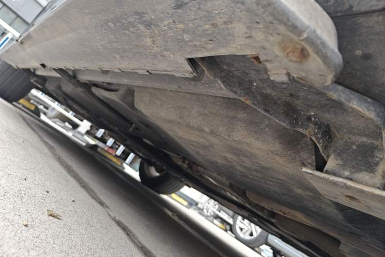 Used Audi Q7  Chassis Front Right