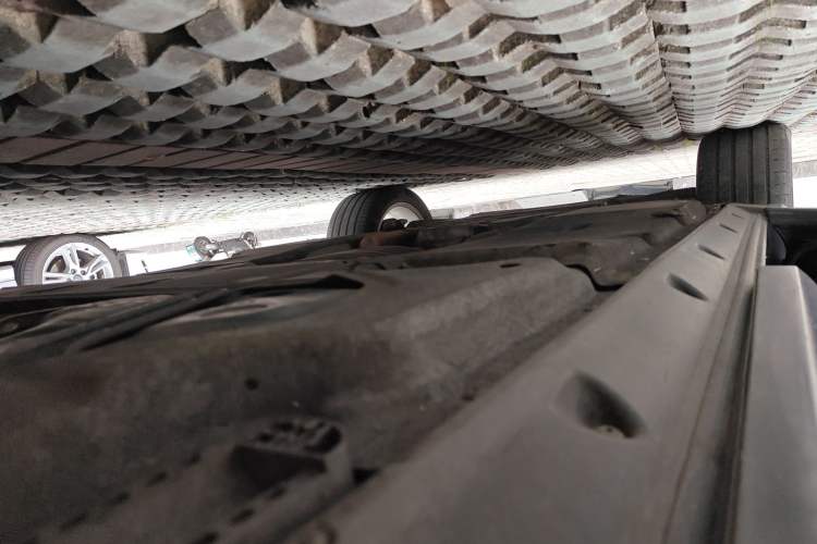 Used Audi Q7 2018 40 TFSI Comfort Model Chassis Rear Left