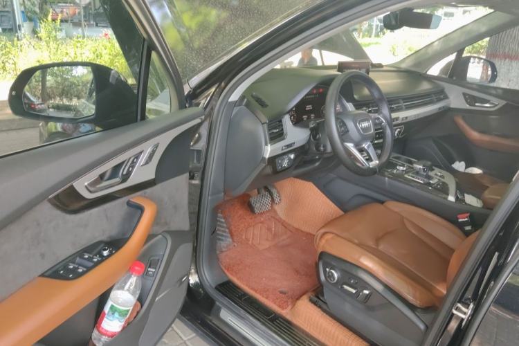 Used Audi Q7 2018 45 TFSI Technology Edition Driver Seat