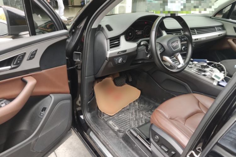 Used Audi Q7 2018 40 TFSI Comfort Model Driver Seat