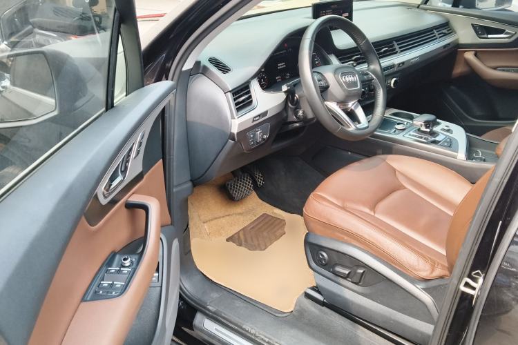 Used Audi Q7 2018 45 TFSI Technology Edition Driver Seat