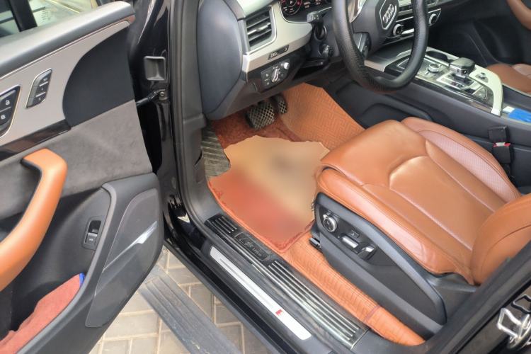 Used Audi Q7 2018 45 TFSI Technology Edition Driver Seat