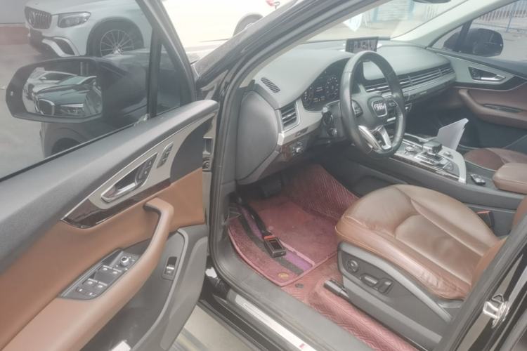 Used Audi Q7 2018 45 TFSI Technology Edition Driver Seat