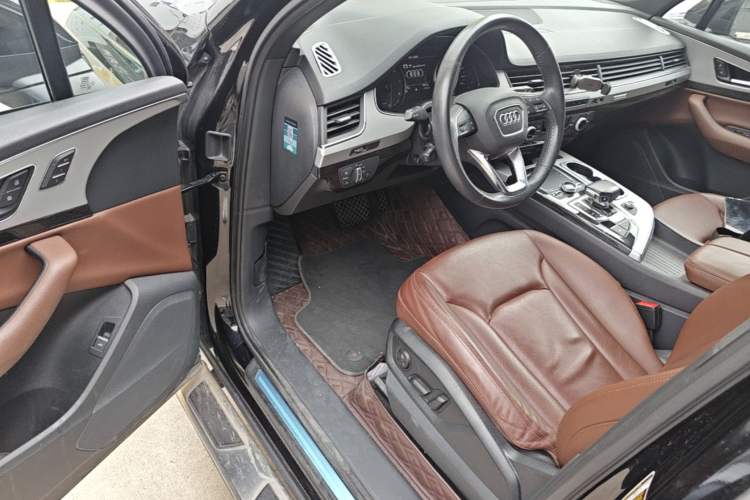 Used Audi Q7  Driver Seat