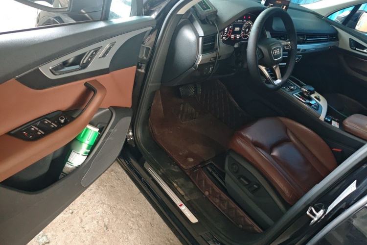 Used Audi Q7 2018 40 TFSI Comfort Model Driver Seat
