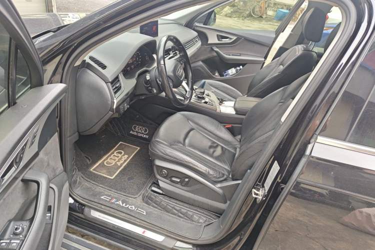 Used Audi Q7 2018 40 TFSI Comfort Model Driver Seat