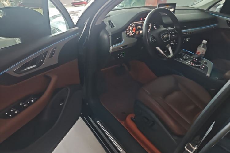 Used Audi Q7 2018 45 TFSI Technology Edition Driver Seat