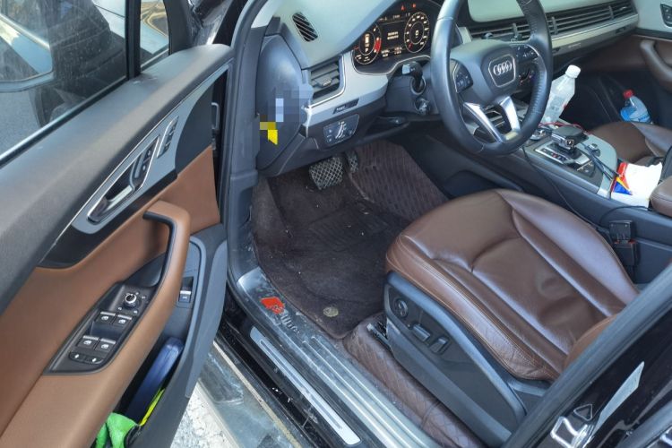 Used Audi Q7 2018 40 TFSI Comfort Model Driver Seat