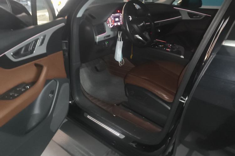 Used Audi Q7 2018 40 TFSI Comfort Model Driver Seat