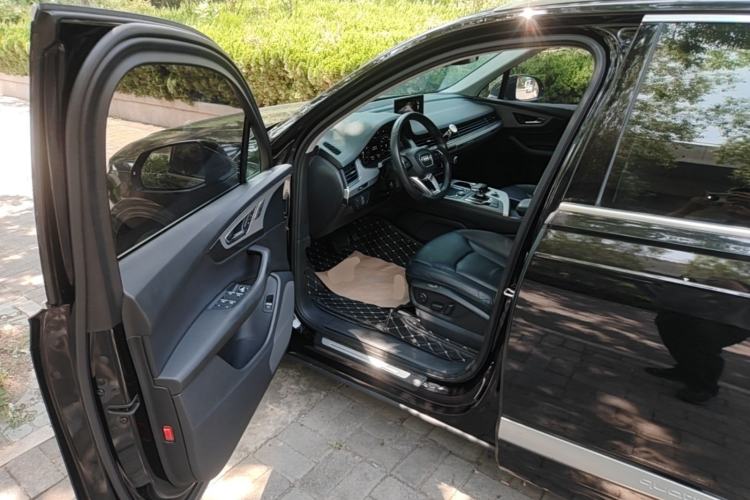 Used Audi Q7 2018 40 TFSI Comfort Model Driver Seat