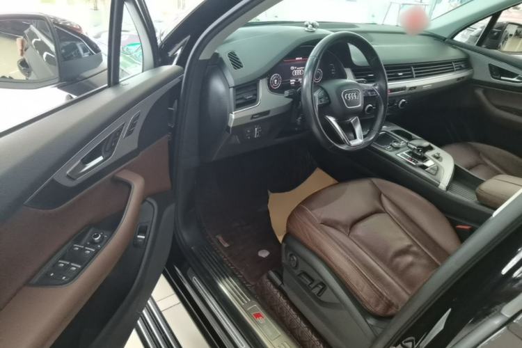 Used Audi Q7 2018 45 TFSI Technology Edition Driver Seat