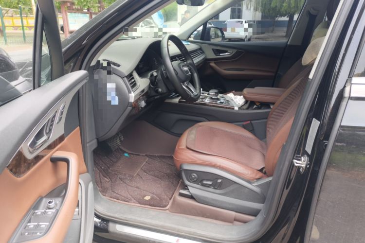 Used Audi Q7 2018 45 TFSI Technology Edition Driver Seat