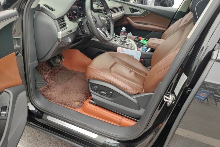 Used Audi Q7 2018 40 TFSI Comfort Model Driver Seat