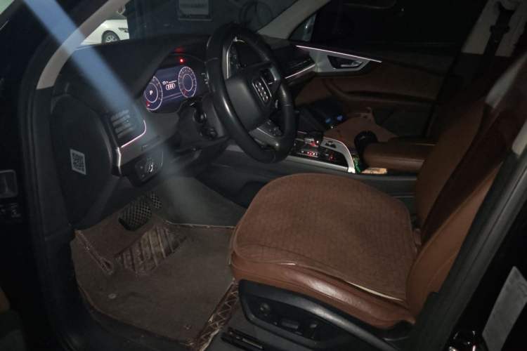 Used Audi Q7 2018 40 TFSI Comfort Model Driver Seat